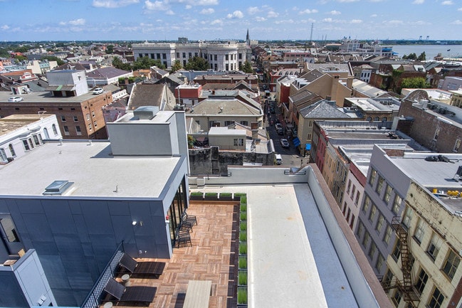 Roof Top Deck & View