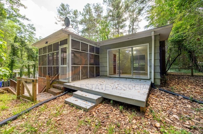 Photo - 6-Bedroom Home with Finished Basement. Com...