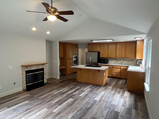 Photo - Large Single Level 4 Bedroom 2 Bathroom Home located in Northeast Rohnert Park