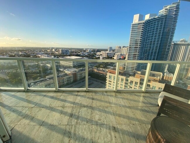 Building Photo - 1900 N Bayshore Dr Unit 2314