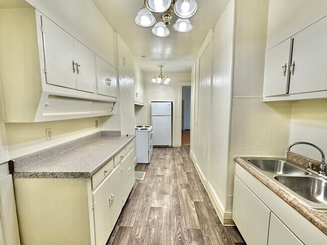 Photo - 255 S Jackson St Unidad 1