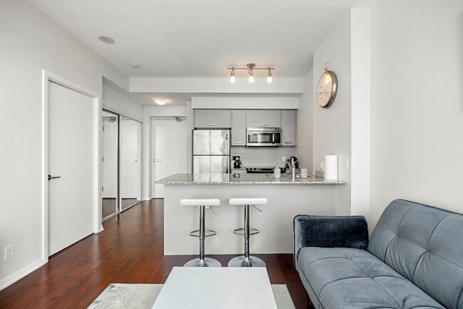 Photo - 832 Bay St. Unit ID1353867P