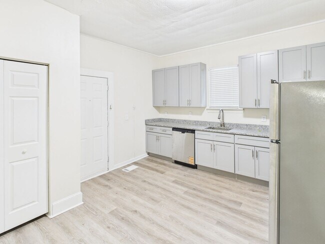 Photo - 1917 Boston Ave