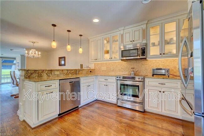 Photo - 108 Commerce St