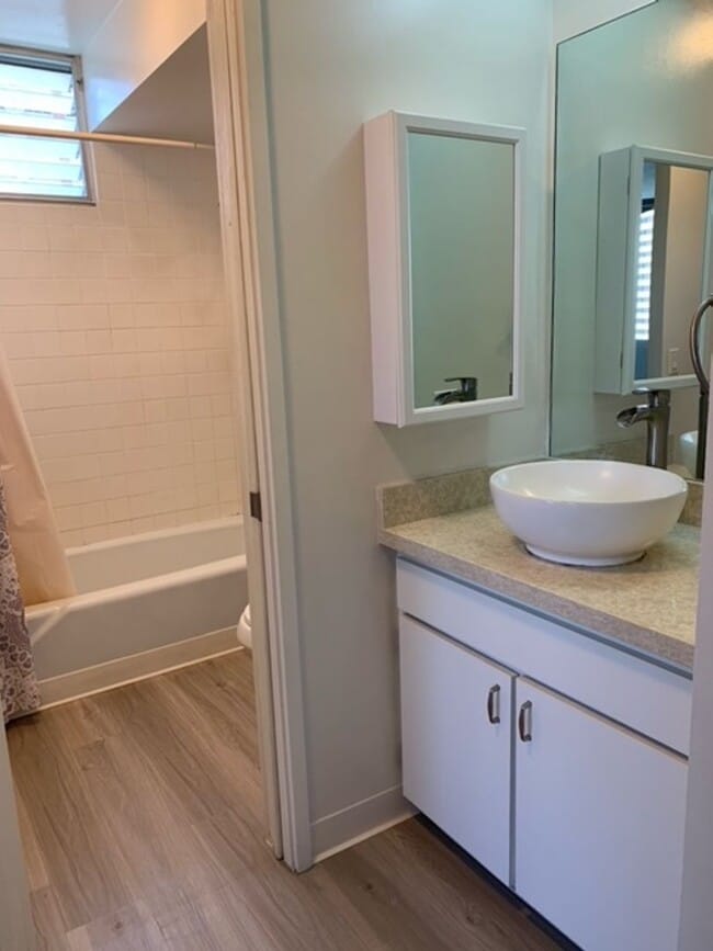 Photo - Salt Lake Area - Lakeside West building - 1 bedroom, 1 bath unit w/1 parking - Avail now Unit 402