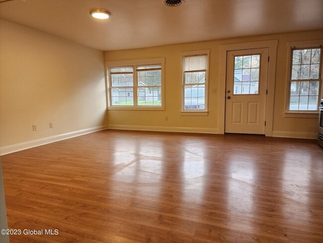 Photo - 3543 Carman Rd