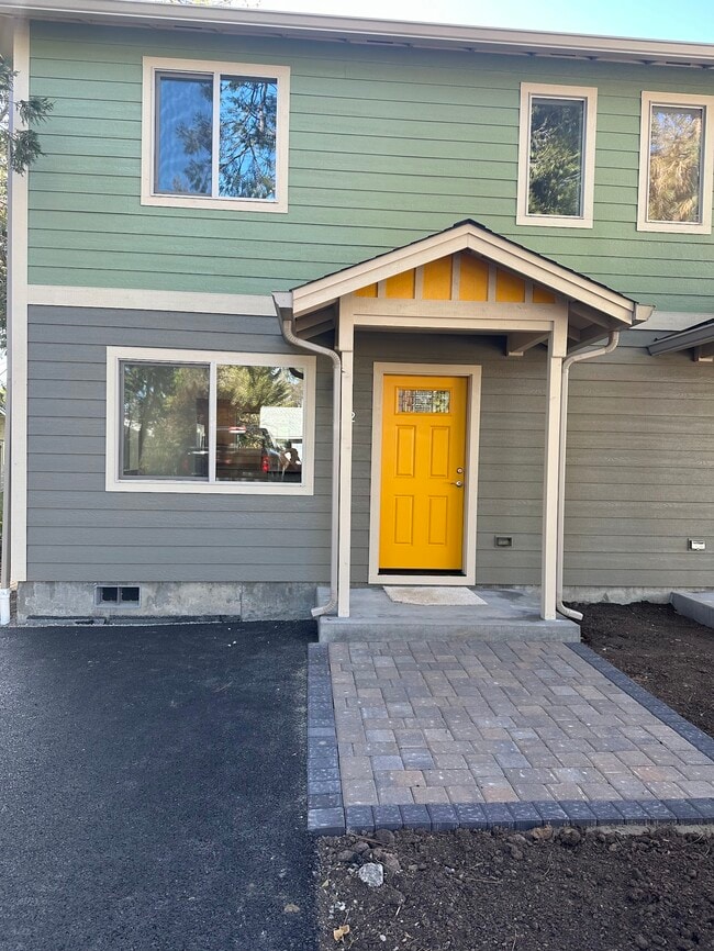 Photo - 112 Maple St