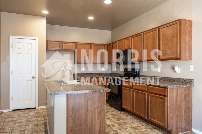 Photo - Large Beautiful Home in Coolidge w/ SOLAR