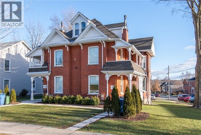 Photo - 72 Waterloo Ave