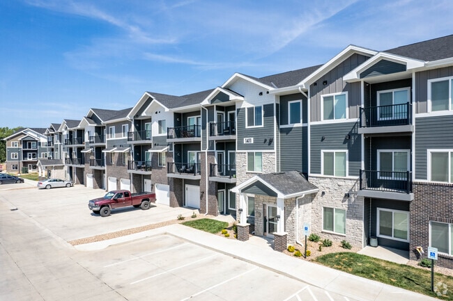 Building Photo - The 8801 CLO Rental