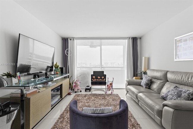 Photo - 1775 Washington Ave Unit 14F