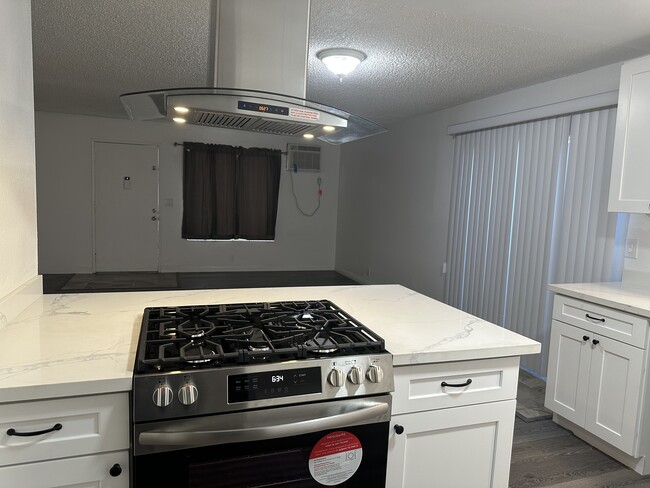 Photo - 244 S 10th St