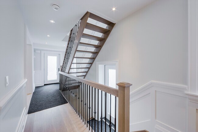Photo - 50 Thursfield Crescent