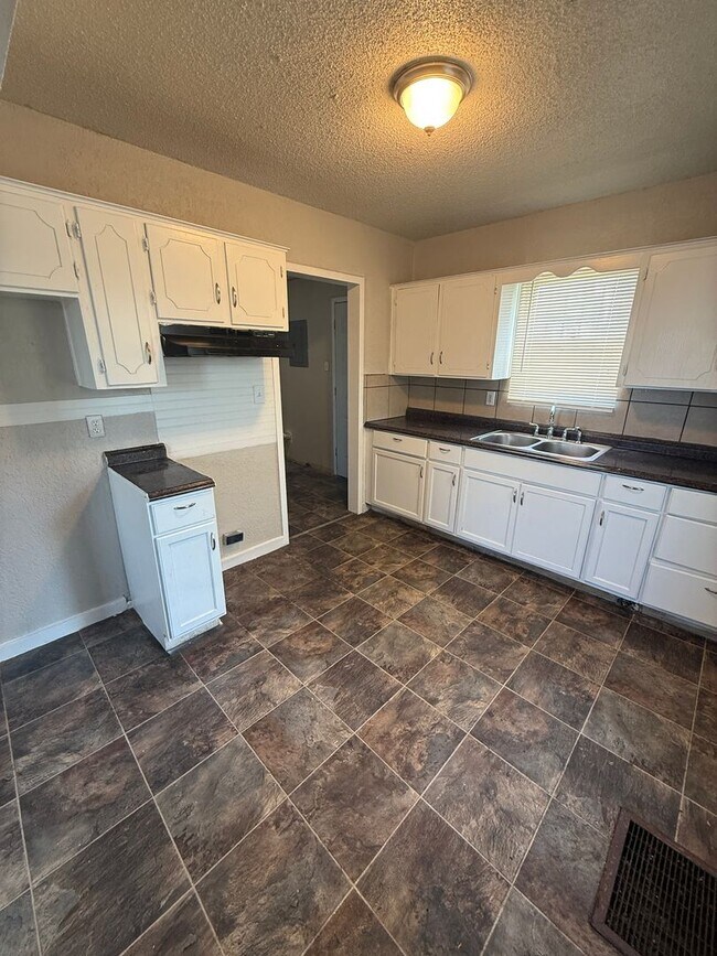 Photo - 2 bedroom townhome right off the highway!