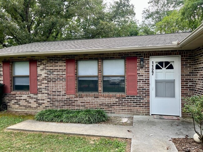 Building Photo - 1127 Tramel Rd Rental