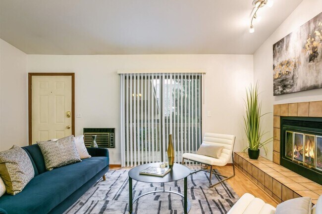 Photo - Updated 2B/2B Condo in Aspen Grove Communi... Unidad C310