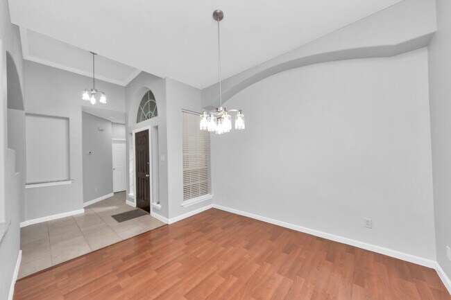 Photo - 1819 Misty Falls Ln