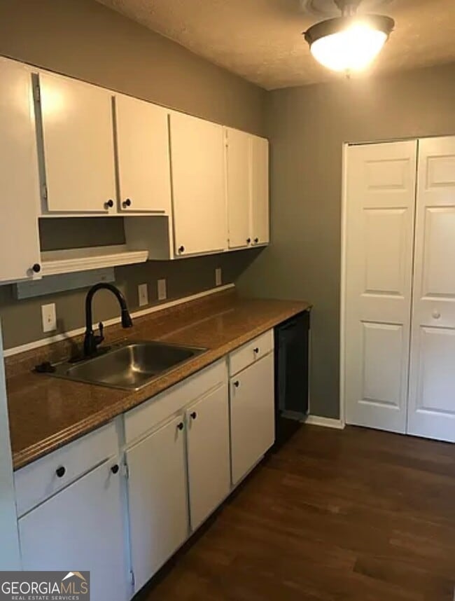 Photo - 304 Twiggs Cor