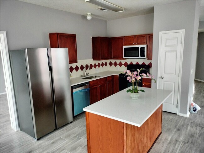 Photo - 14930 Sugarhollow Dr