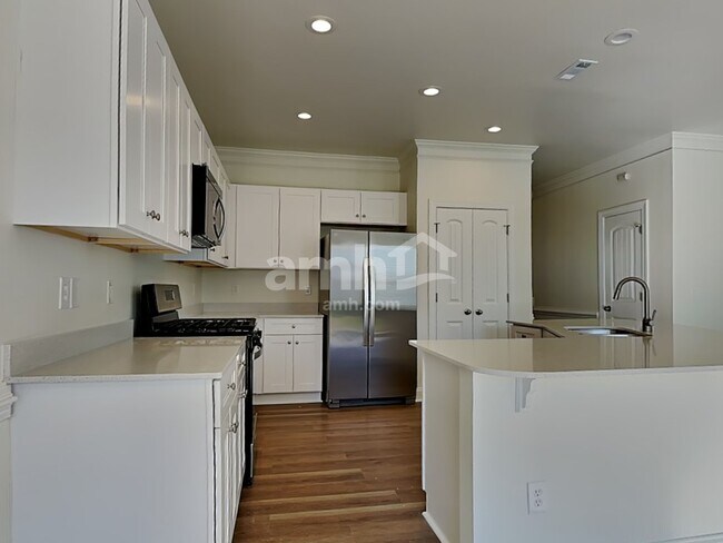 Photo - 806 Willow Tower Ct