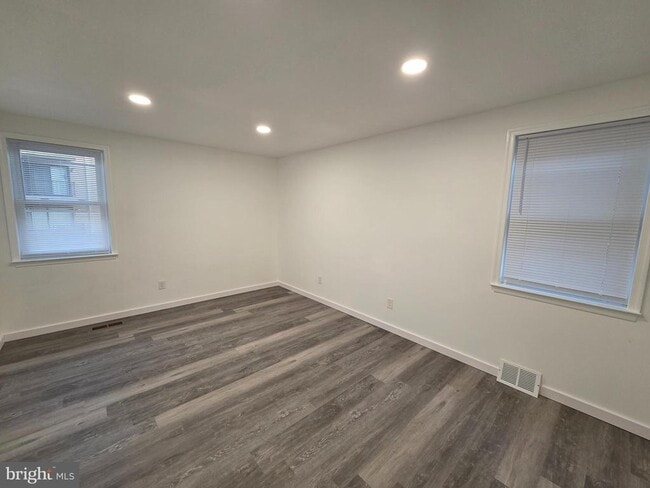 Photo - 8947 Alton St