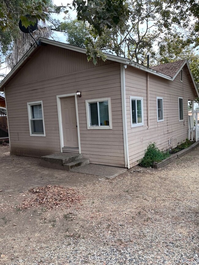 Photo - PENRYN PROPERTY 2 BEDROOM & 1 BATH