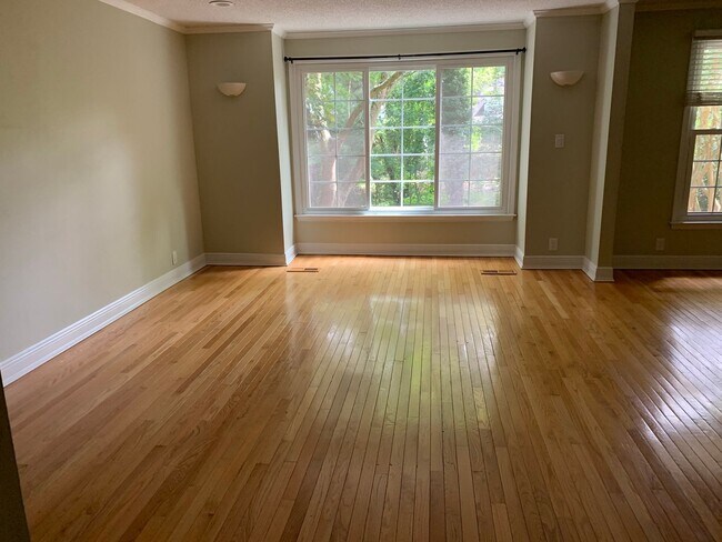 Photo - Half Month FREE! New Price Reduction!