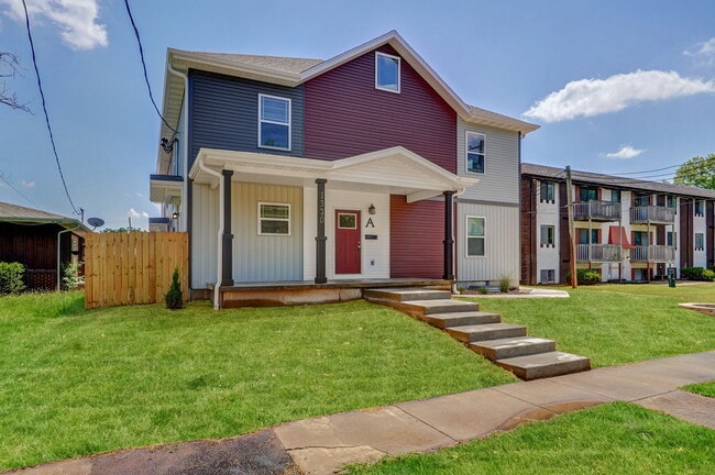 Photo - 509 E Madison St