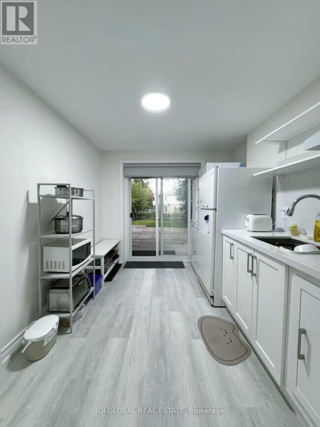 Photo - 130 Carolbreen Square