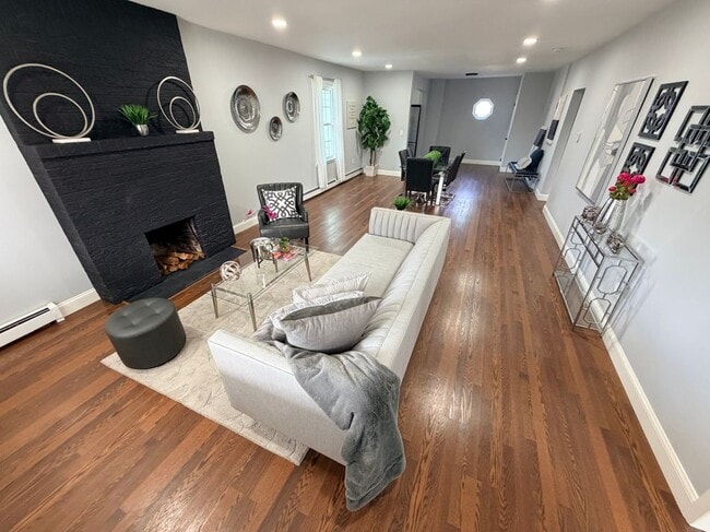 Photo - 8 Joan Terrace