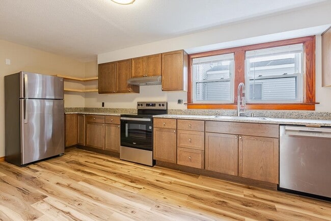 324 Laurel St Unit 1st Floor