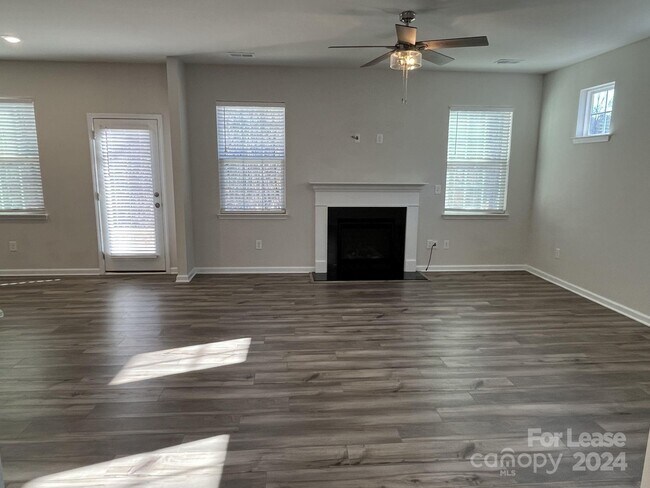 Photo - 15529 Capps Rd