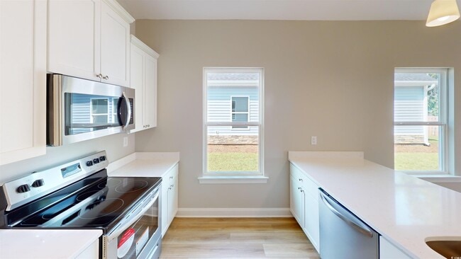 Photo - 1056 Moen Lp