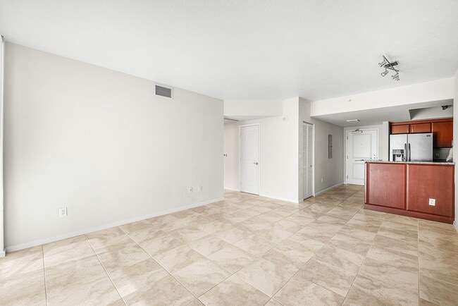 Photo - 403 S Sapodilla Ave Unit 302