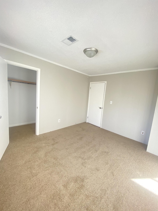 303 Pineywood Rd Condo For Rent in Thomasville, NC