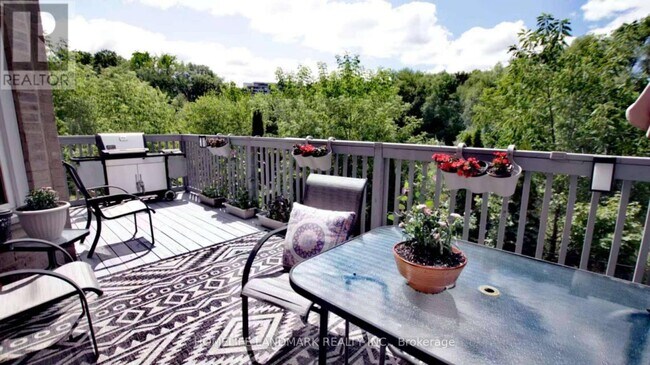 Photo - 54 Castleridge Dr