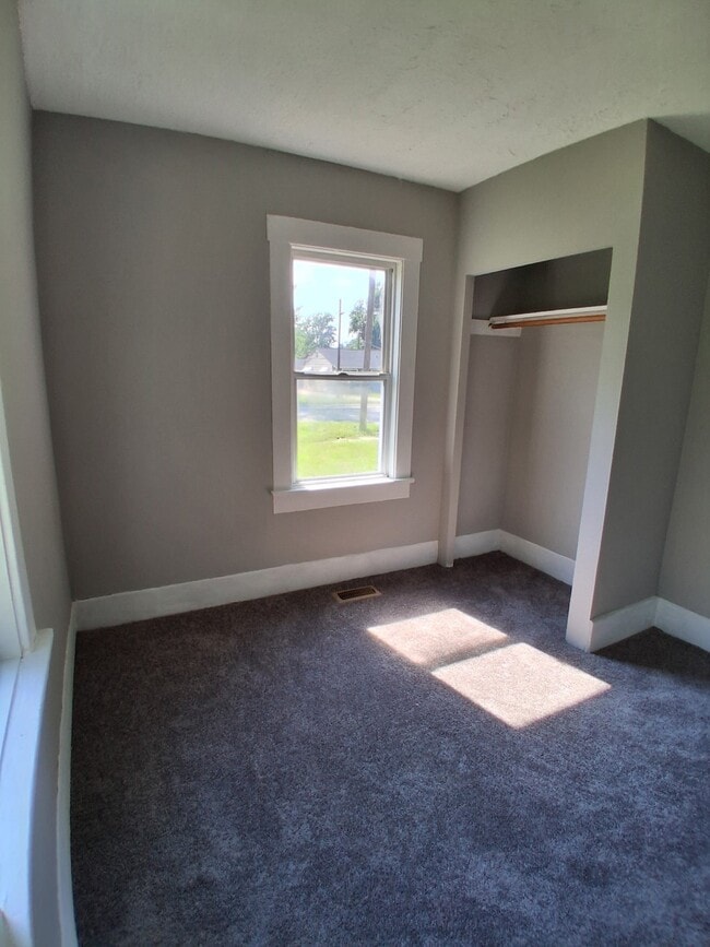 Photo - 1180 N Summit Ave