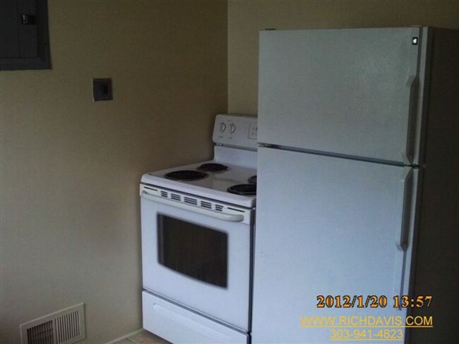 2 bed, 1 Bath, 900 SF with washer/dryer ho... - 2 bed, 1 Bath, 900 SF with washer/dryer ho... House