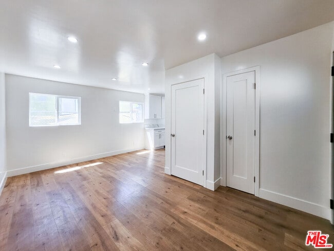 Photo - 2917 N Coolidge Ave Unit 3