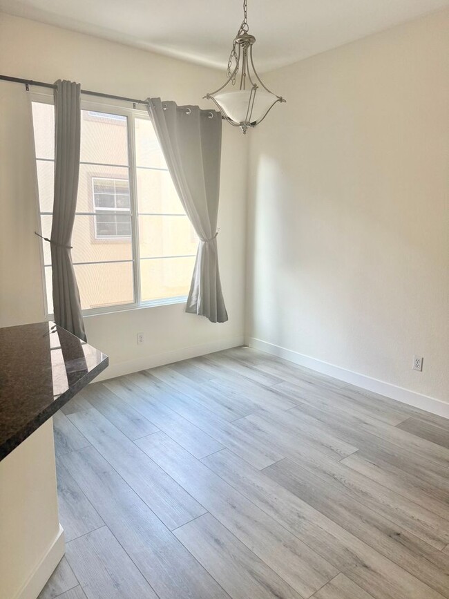 2715 Escala Cir