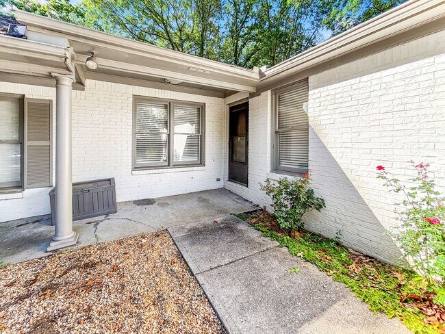 Photo - Charming Updated 2BR/2BA Duplex Close To E...