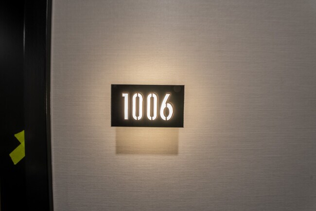 Photo - 1037 The Queensway Unit 1006