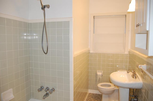 Photo - 562 Banks Mill Rd SE