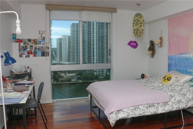 Photo - 325 S Biscayne Blvd