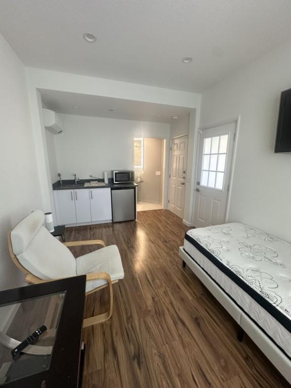 Photo - 16396 Los Rosales St Unit a