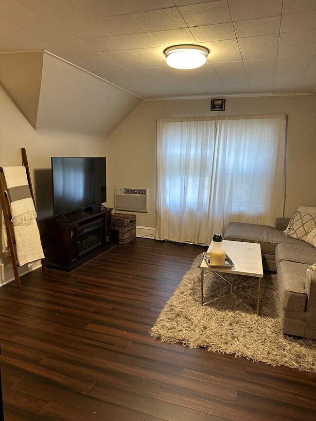 Photo - 1406 Madison St NE Unit 2