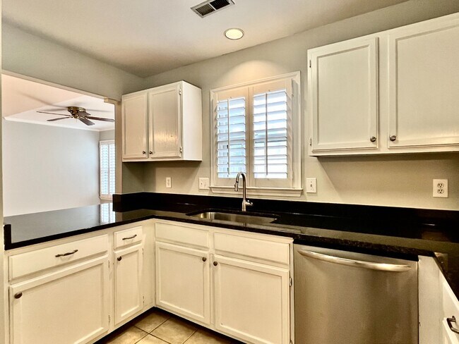 Building Photo - CONVENIENT AND AFFORDABLE Unit 3324 Selwyn Farms Ln #8 Rental