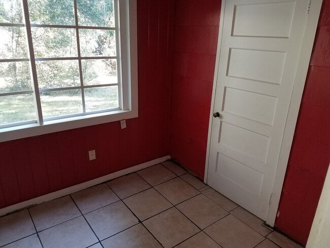 Photo - 3 bed 1 bath for rent