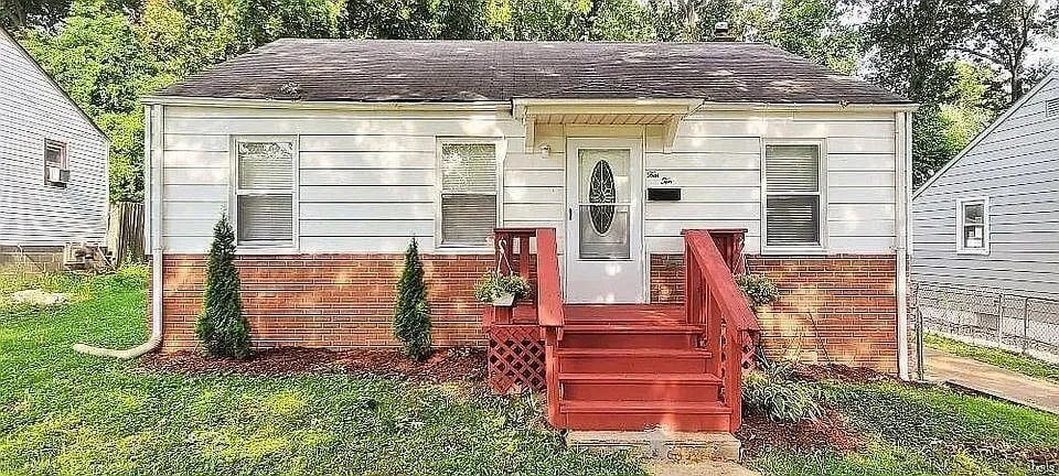 Photo - 410 Averill Ave