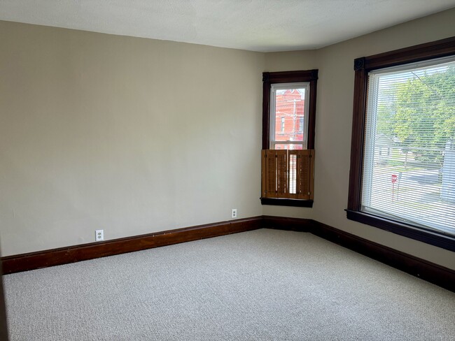 Photo - 357 W 5th St